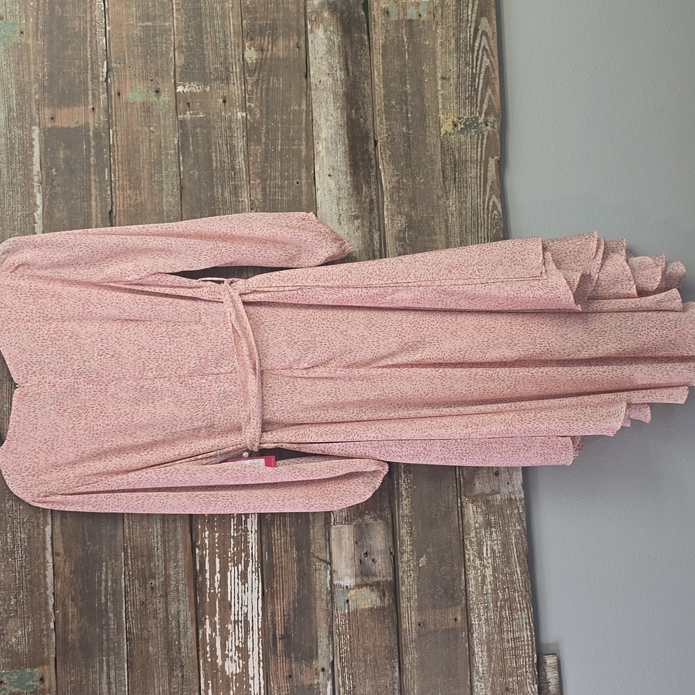 Vince Camuto Pink Long Sleeve Dress. - Picture 2 of 6